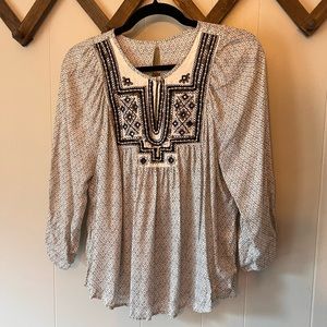 Lucky Brand Top; long sleeve; embroidered details